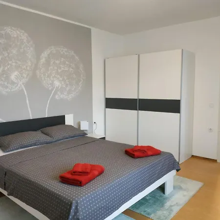 Apartmaji Sofia Διαμέρισμα *